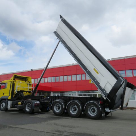 Dump semi-trailers