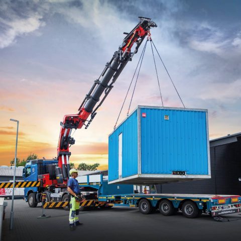 Truck cranes