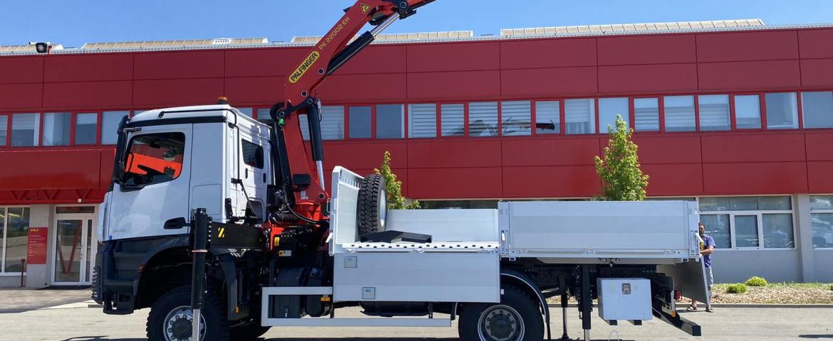 Dvoosovinac sa Palfinger dizalicom dohvatA 24,9 m za Elnos Grupu